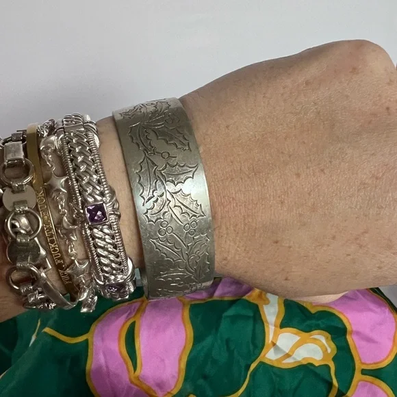 Kirk Stieff Winter Holly Pewter Bangle - Picture 3 of 4